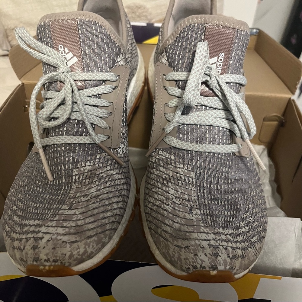 Adidas Sneakers